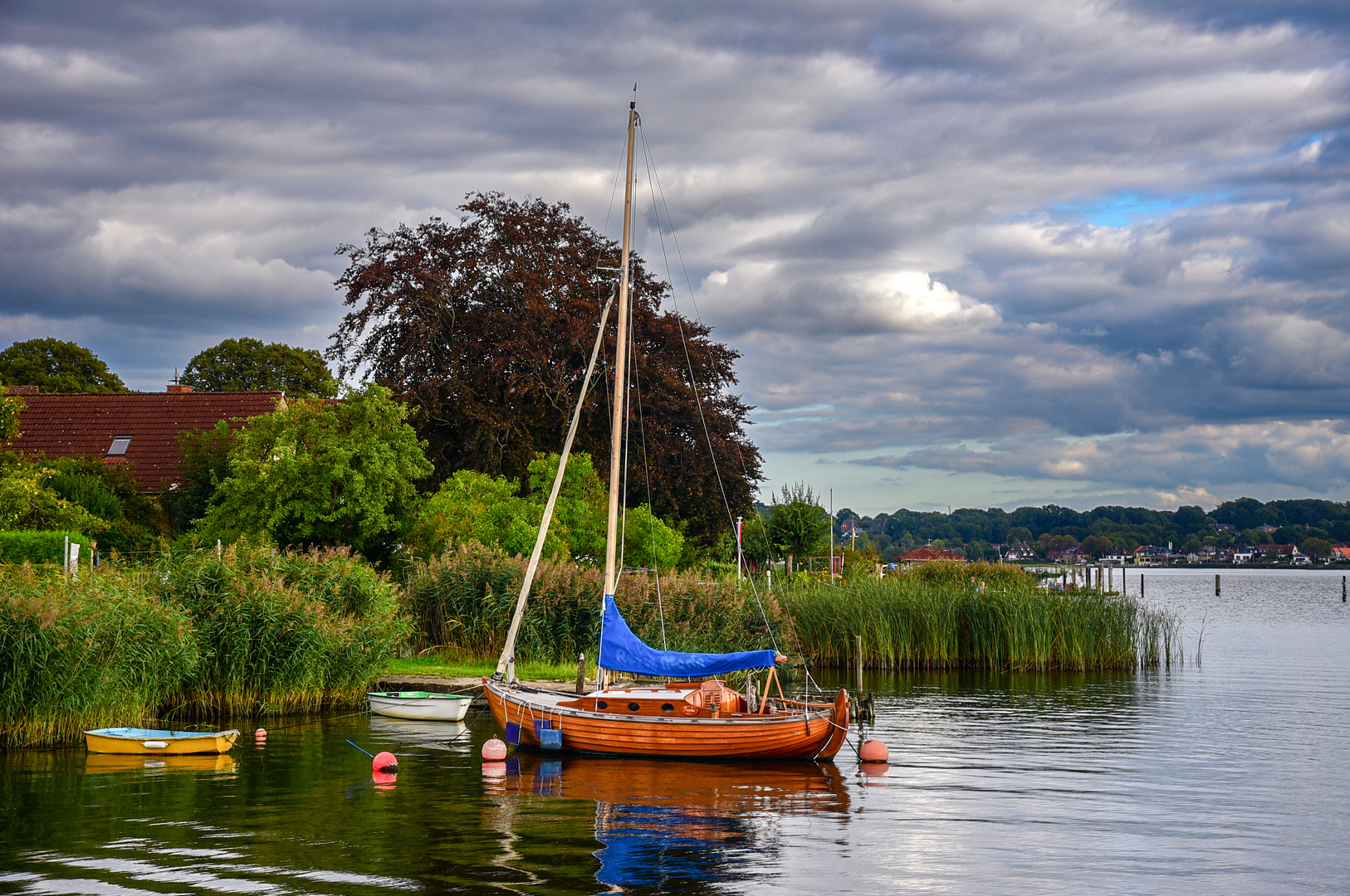 Das kleine Segelboot auf der Schlei 