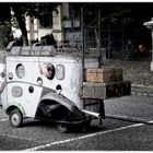 Das kleinste Wohnmobil der Welt ... - Le plus petit camping-car du monde...