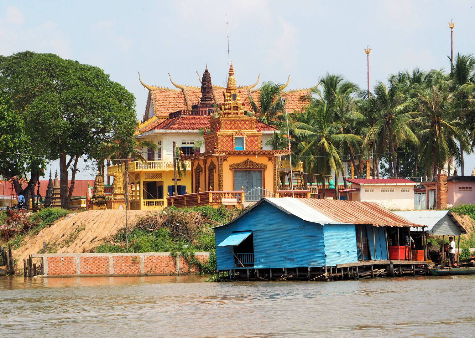 Das Kloster am Tonlesap.....