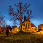 Das Kloster und die Winterlinde..