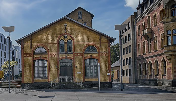 DAS KÖLNER KRAFTHAUS ...