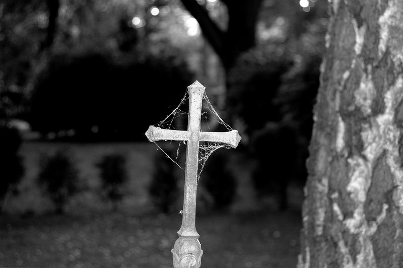 Das Kreuz auf dem Grab