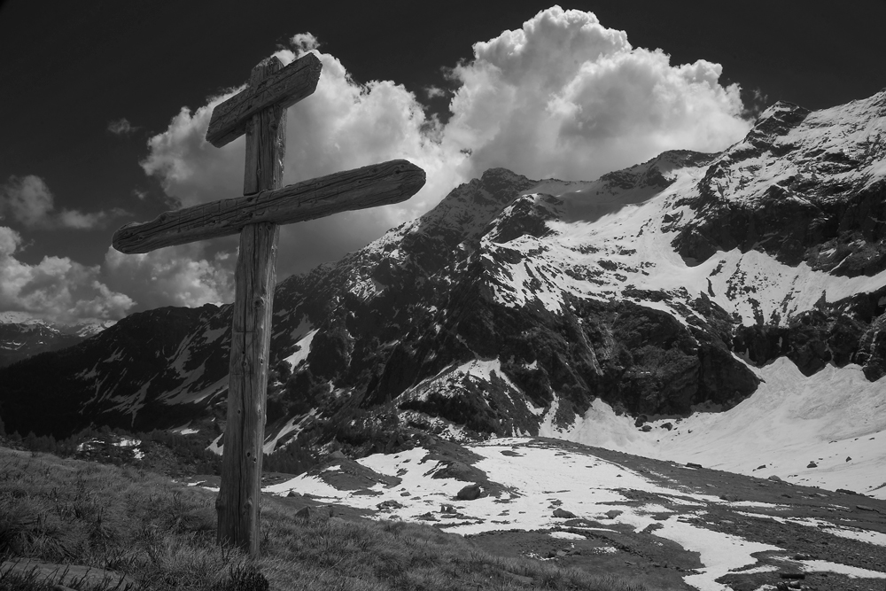 Das Kreuz bei der Alpe Croslina im Val Piumogna