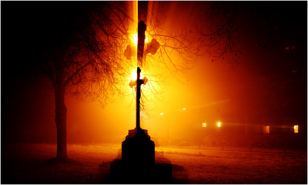 das Kreuz in der Nacht