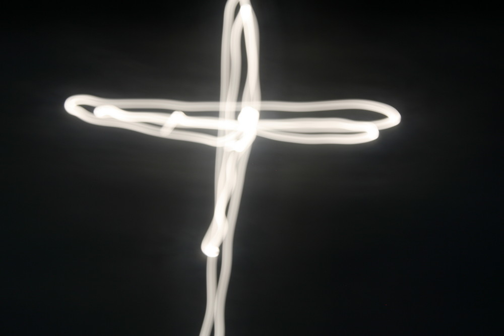 DAS KREUZ MIT DEM LICHT