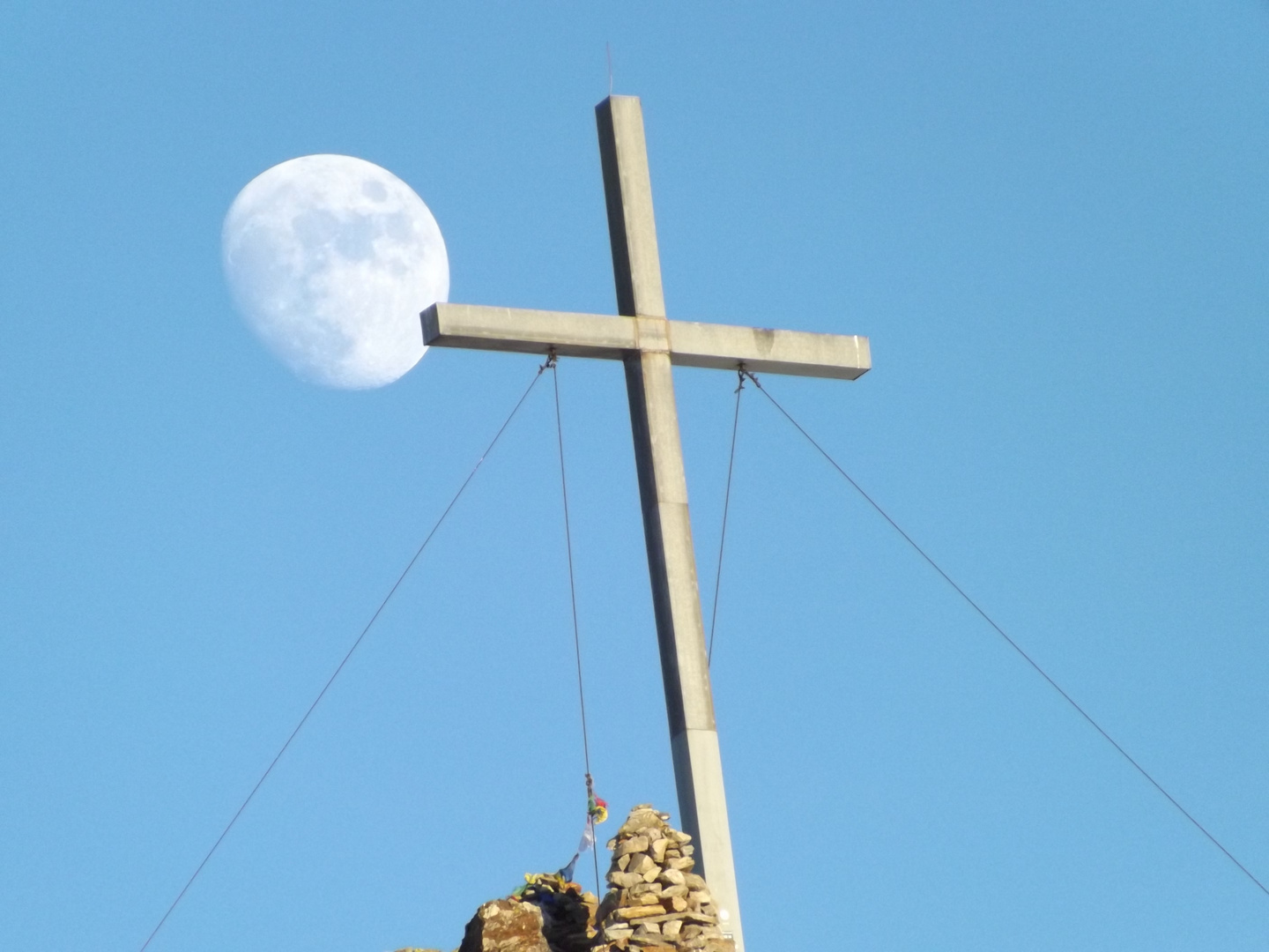 Das Kreuz mit dem Mond