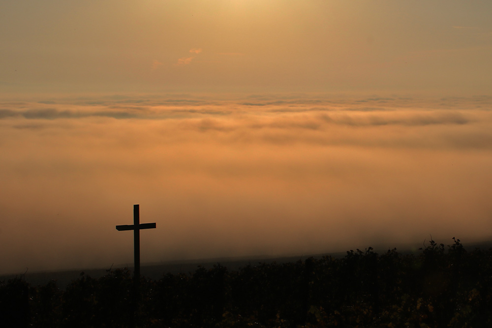 das Kreuz und das Nebelmeer...