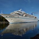 Das Kreuzfahrtschiff AMADEA auf dem Nord-Ostsee-Kanal.