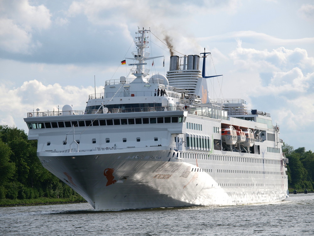 Das Kreuzfahrtschiff GRAND VOYAGER auf dem NordOstseeKanal Foto & Bild schiffe und seewege