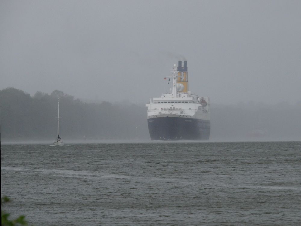 Das Kreuzfahrtschiff SAGA PEARL II auf dem Nord-Ostsee-Kanal