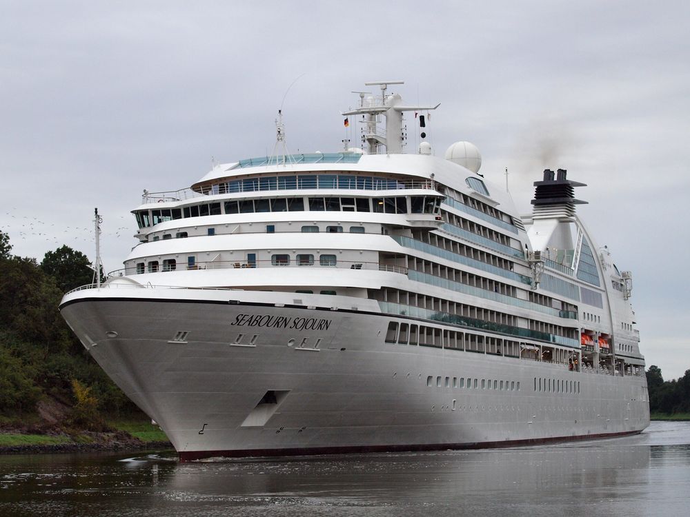 Das Kreuzfahrtschiff SEABOURN SOJOURN auf dem NOK