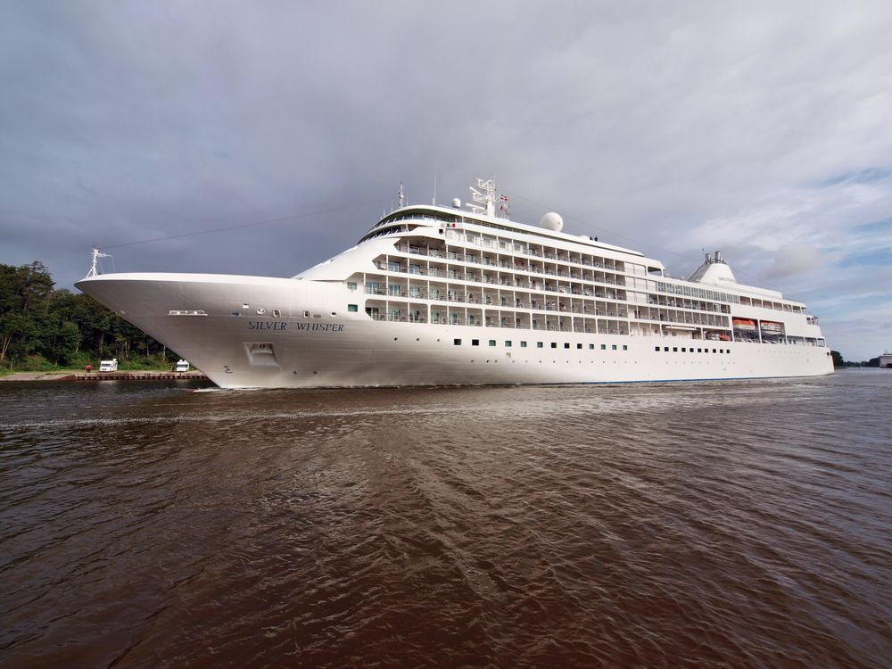 Das Kreuzfahrtschiff SILVER WISPER auf dem Nord-Ostsee-Kanal