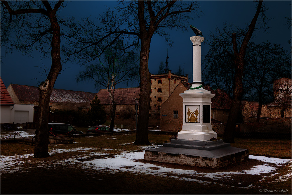 Das Kriegerdenkmal Hakeborn- bearbeitet