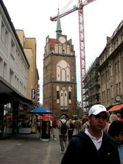 Das Kröpeliner Tor in Rostock  ...