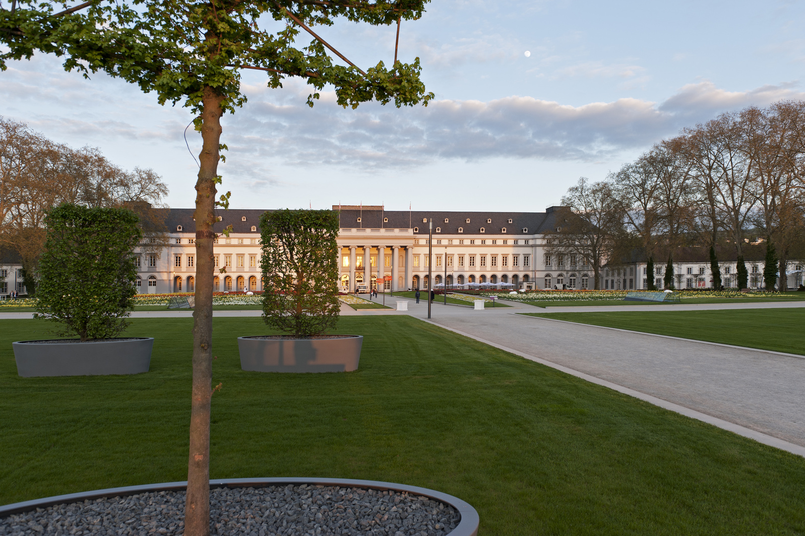 Das Kurfürstliche Schloß zu Koblenz am Eröffnungsabend der BUGA2011