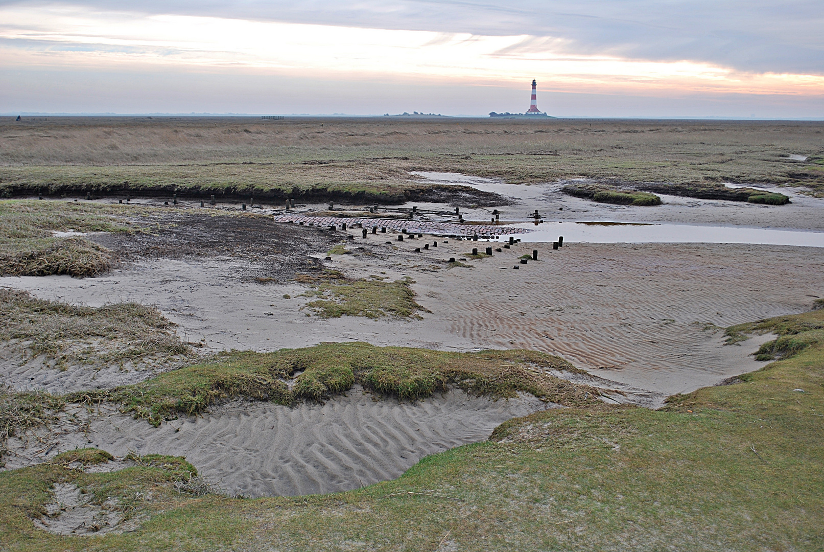 das Land vor dem Leuchtturm...