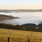 Das Lautertal ist voll Nebel, darüber lag die aufgehende Sonne, meine 2 einzigen Herbstaufnahmen..