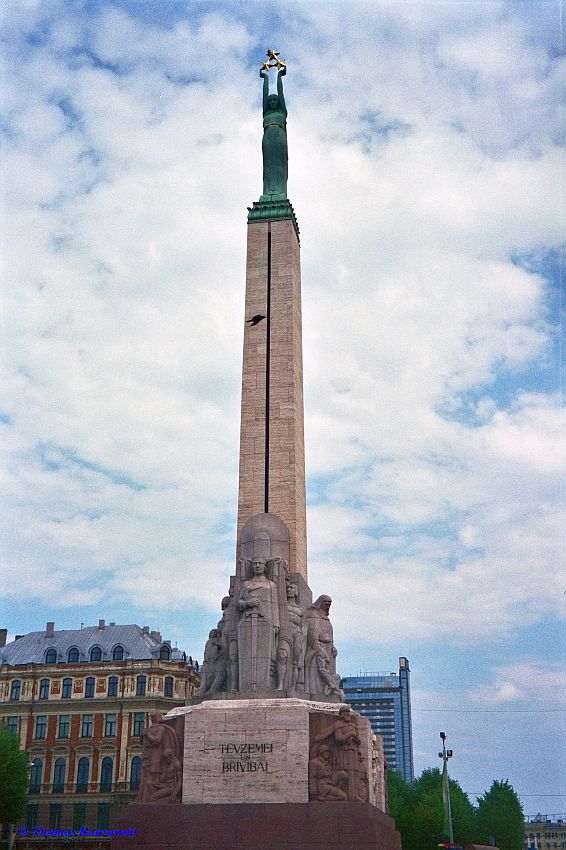 Das lettische Freiheitsdenkmal in Riga.