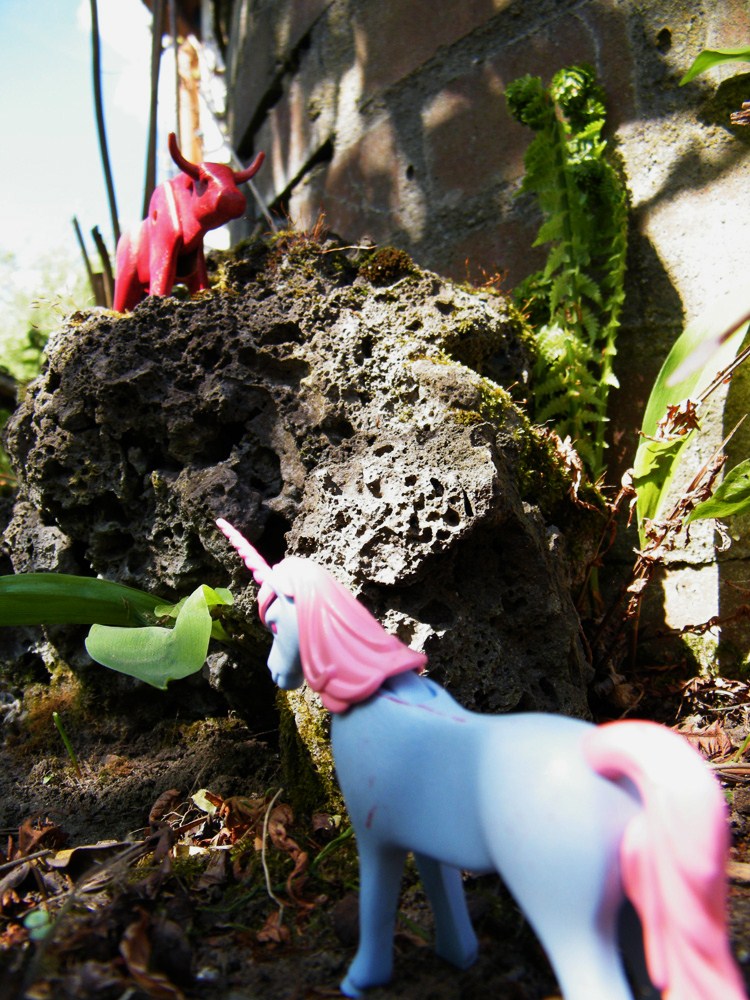 Das letze Einhorn und er rote Stier Foto & Bild stillleben, figuren und miniaturen, motive