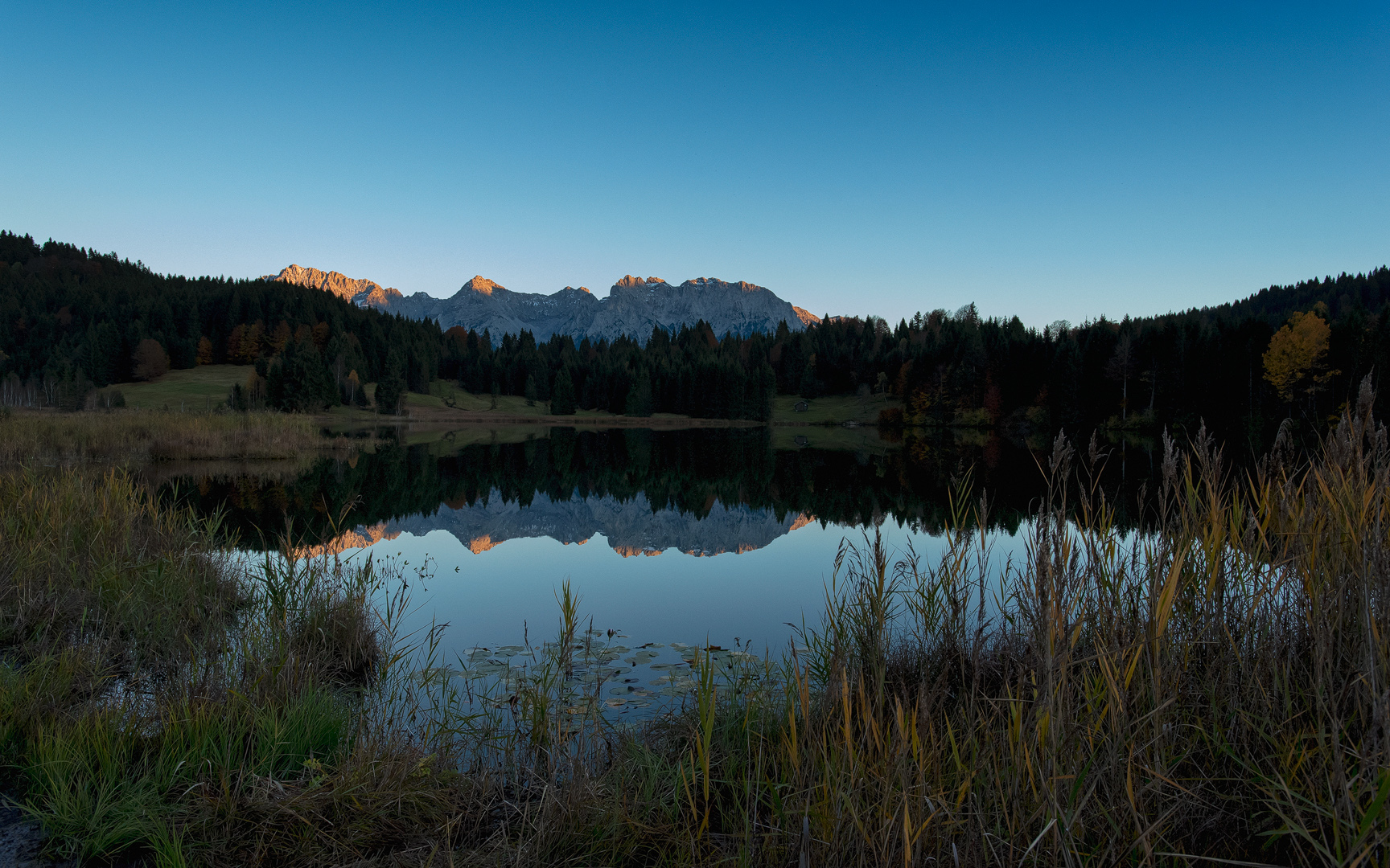 Das letzte Abendrot auf den Karwendelspitzen