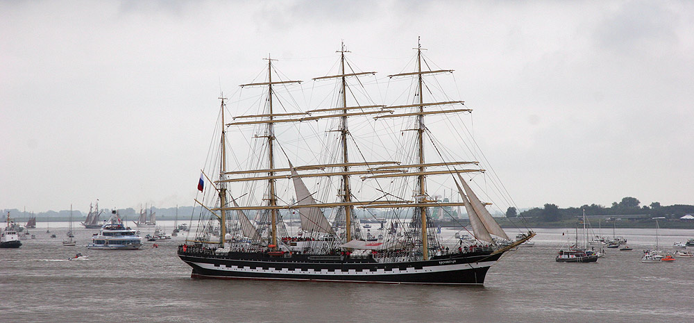 Das letzte komplette Segelschiff von der Sail 2005 - Krusenstern