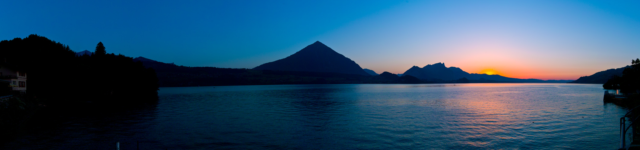 Das letzte Licht am Thuner See