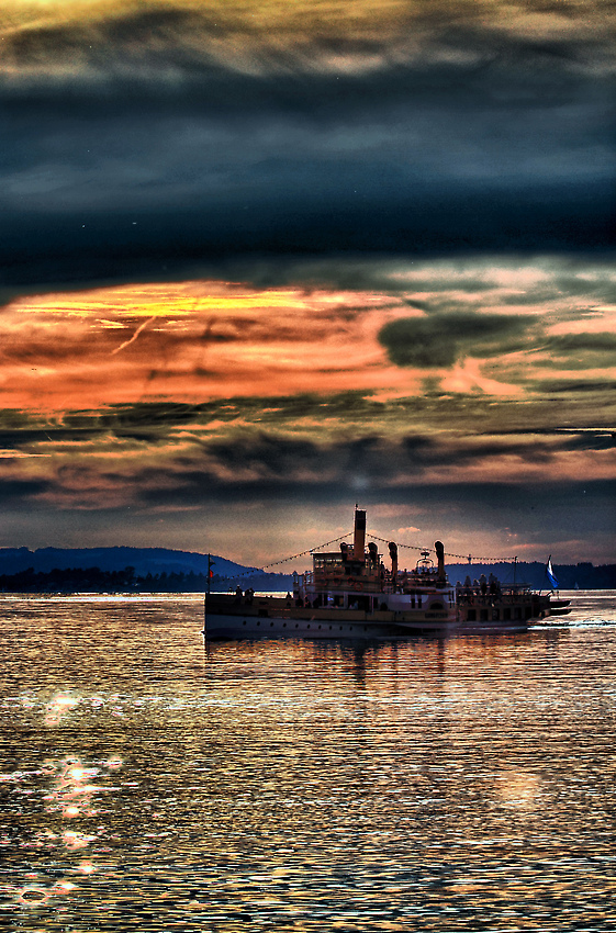 Das letzte Schiff - abends am Chiemsee