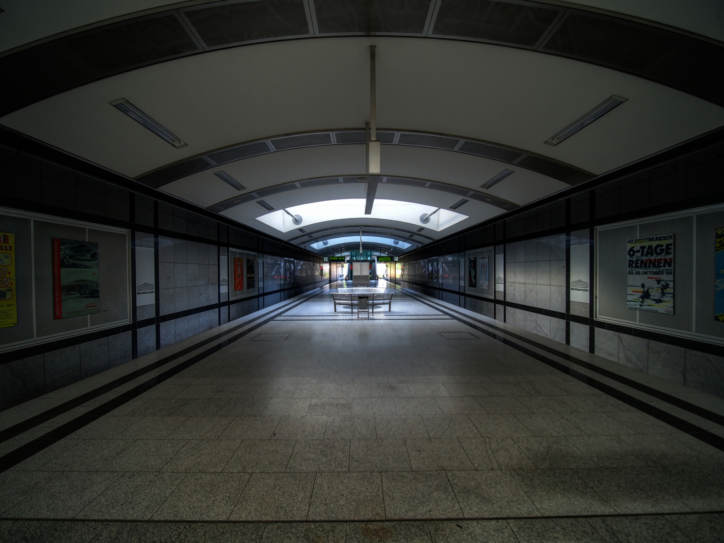 Das Licht am Ende des Bahnsteigs