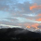 Das Licht erobert die Berge