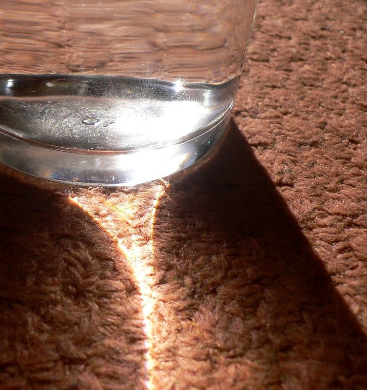 Das Licht findet seinen Weg... auch durch Wasser und Glas