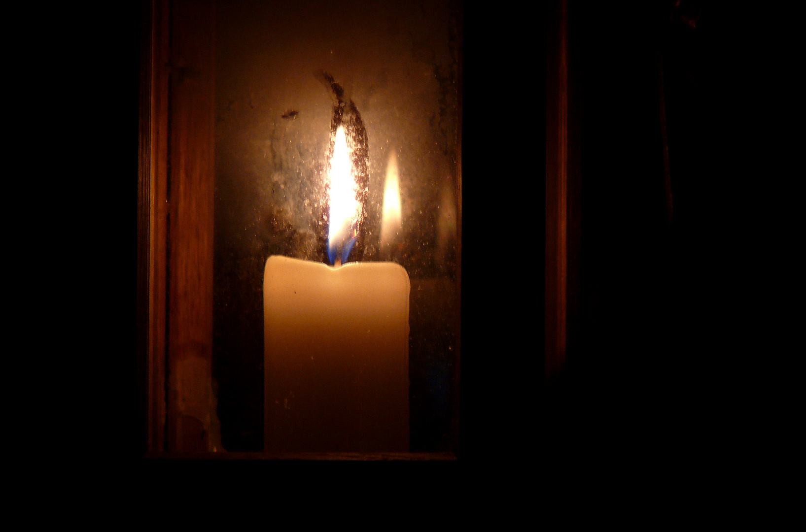 das Licht scheint in der Finternis (Joh. 1,5) Foto & Bild