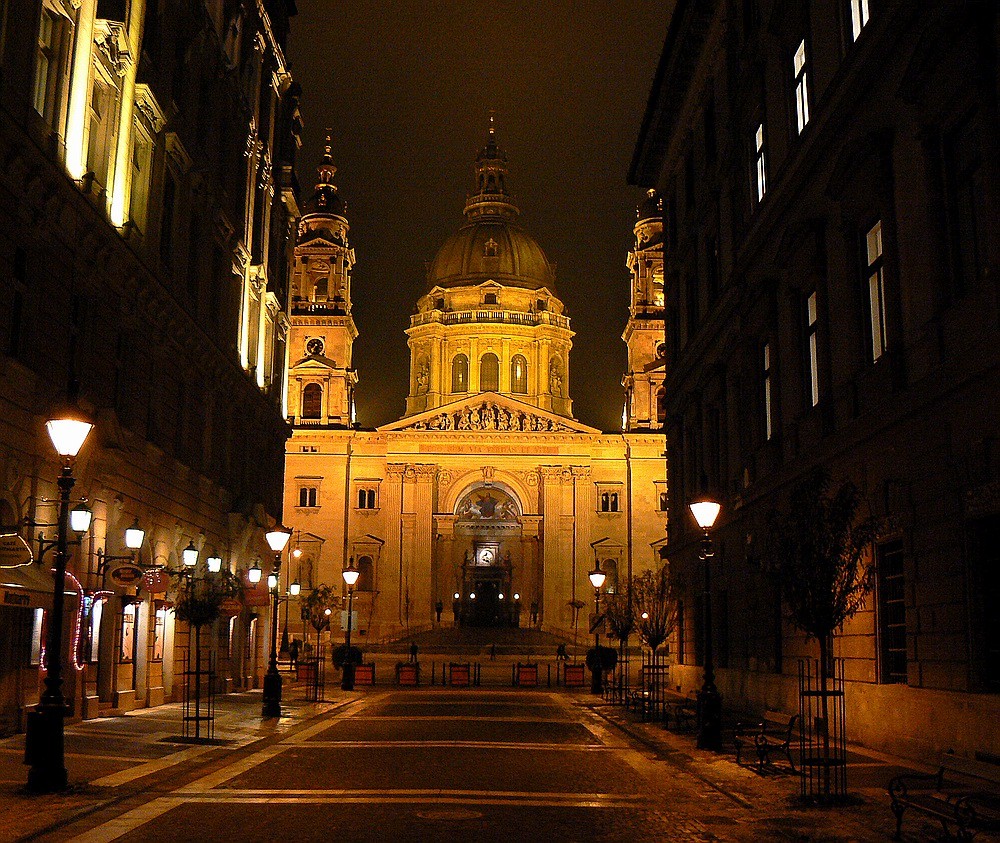 Das Licht und die Lichter - Weg zur Basilika