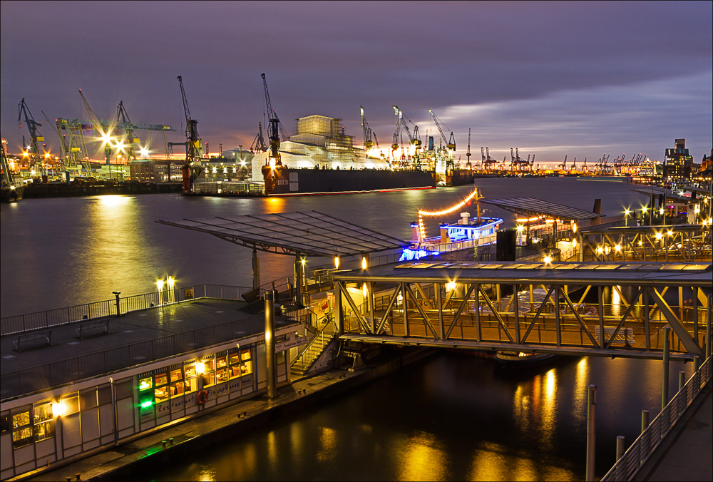 das Lichtermeer an der Elbe