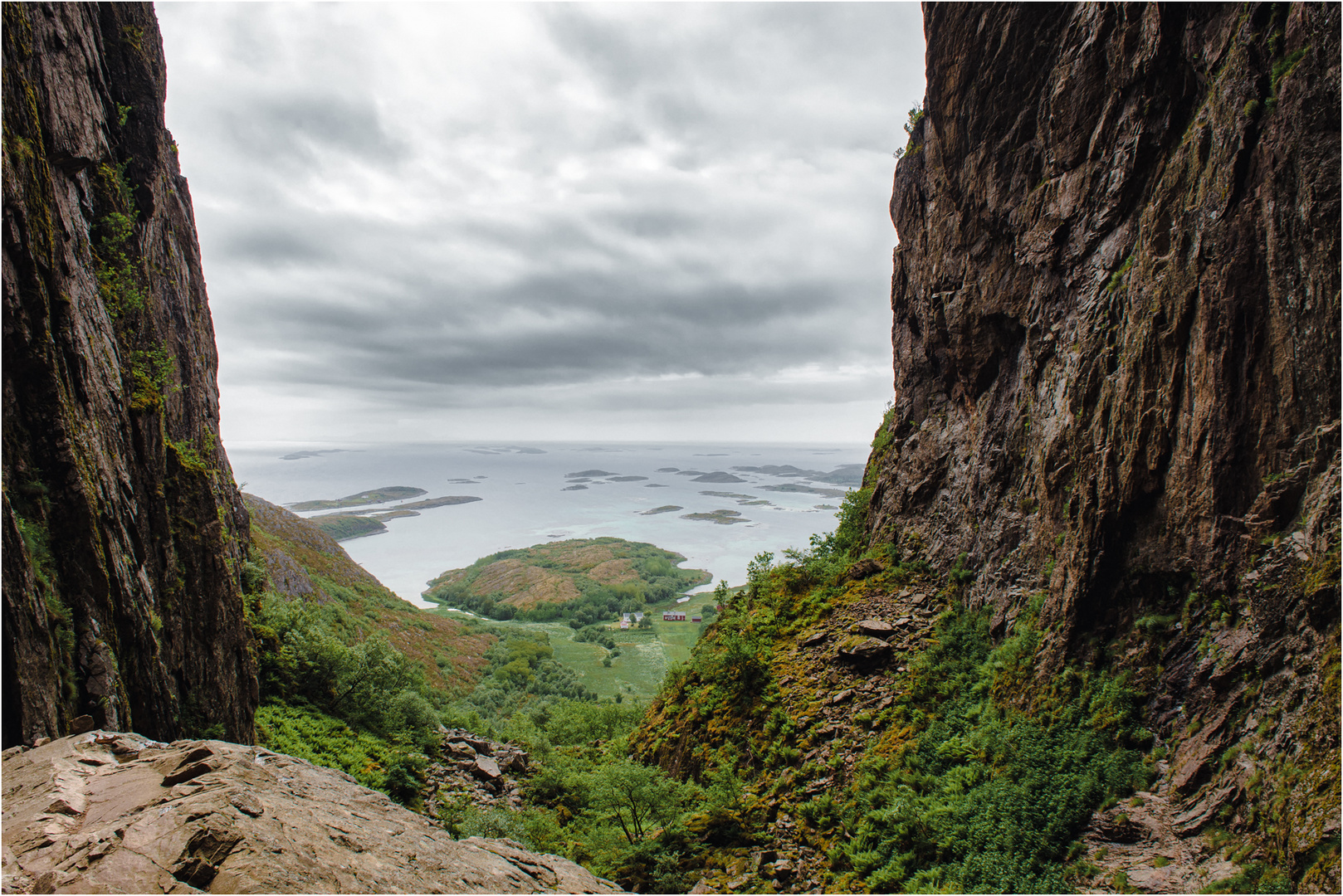 Das Loch im Berg Torghatten