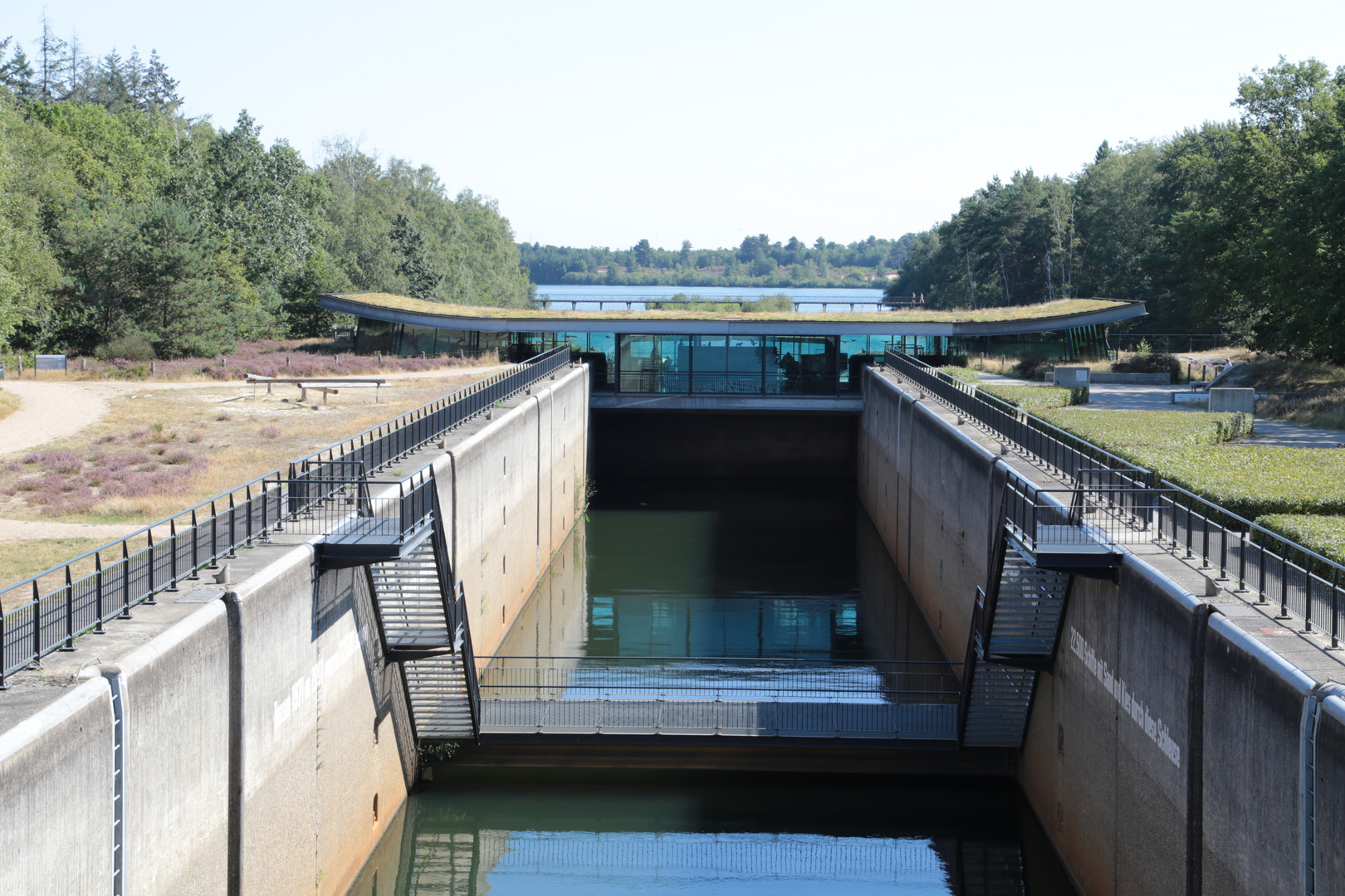 das Lokal über der Schleuse, nahe Venlo - Limburg