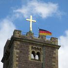 Das Lutherkreuz auf dem Bergfried der Wartburg