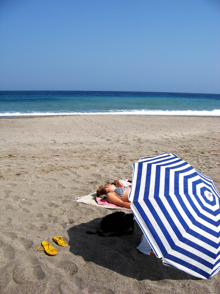 Das Mädchen am Strand