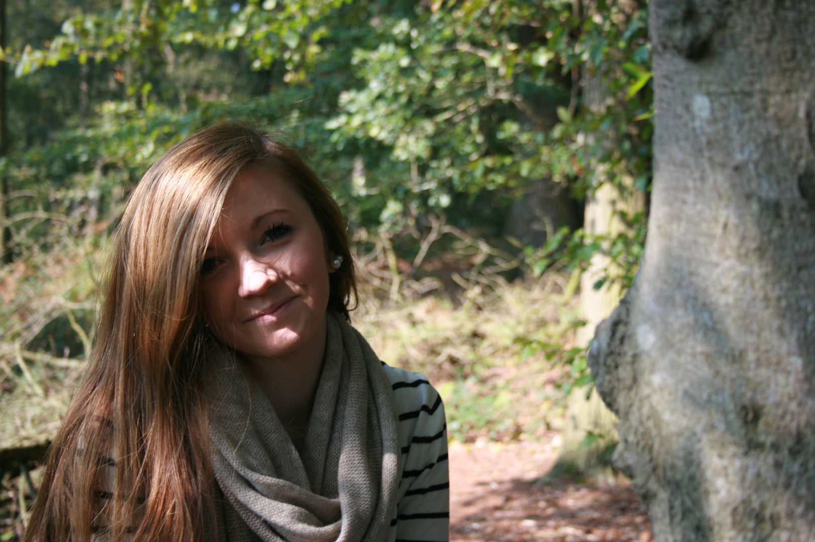Das Mädchen im Wald Foto & Bild | jugend, outdoor Das Mädchen im Wald Foto & Bild | jugend, outdoor
