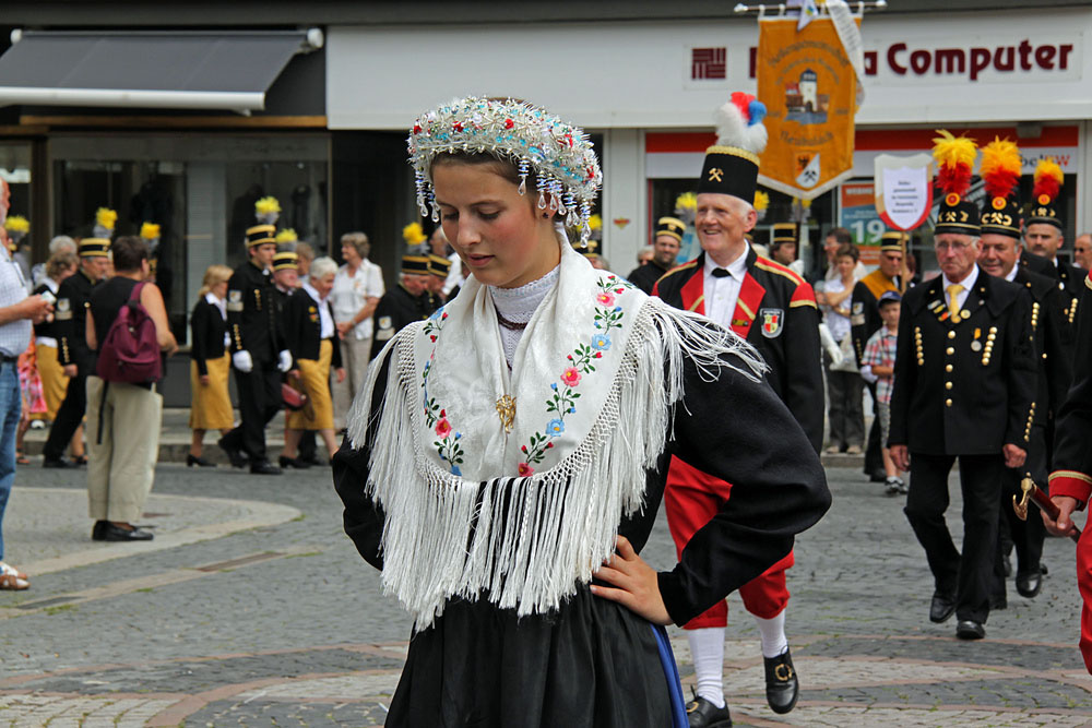 Das Mädchen mit dem Perlenkranz