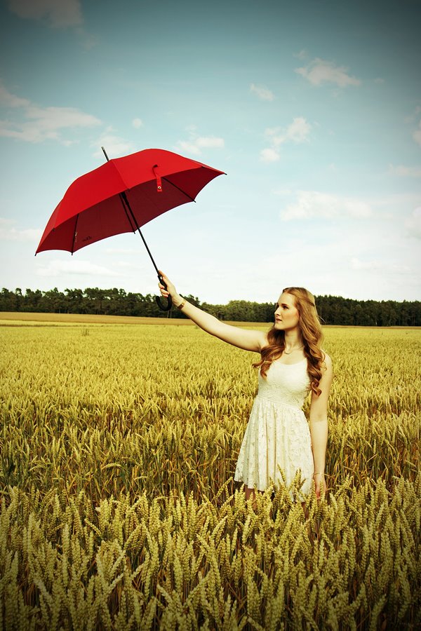 °Das Mädchen mit dem roten Regenschirm°