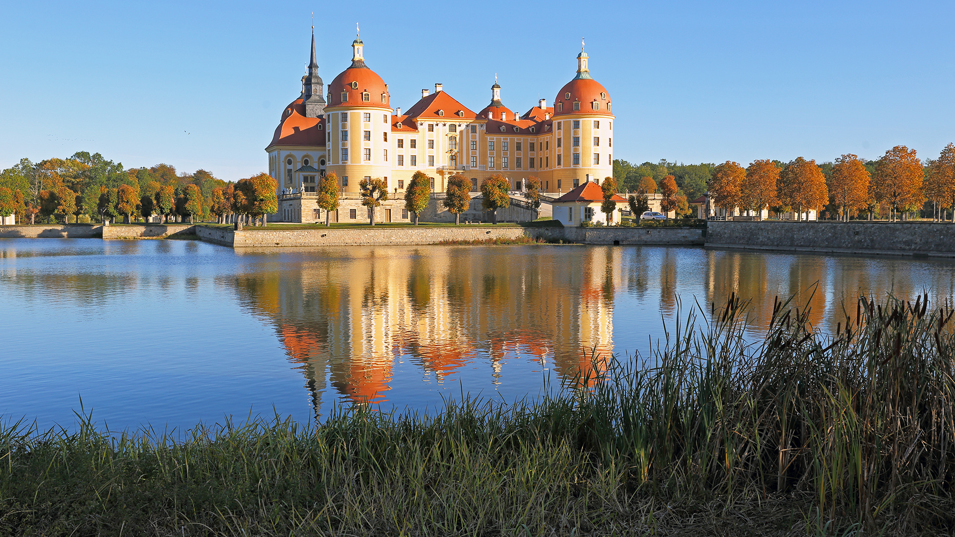 Das "Märchenschloss" aus der Verfilmung vom Schilf aus...