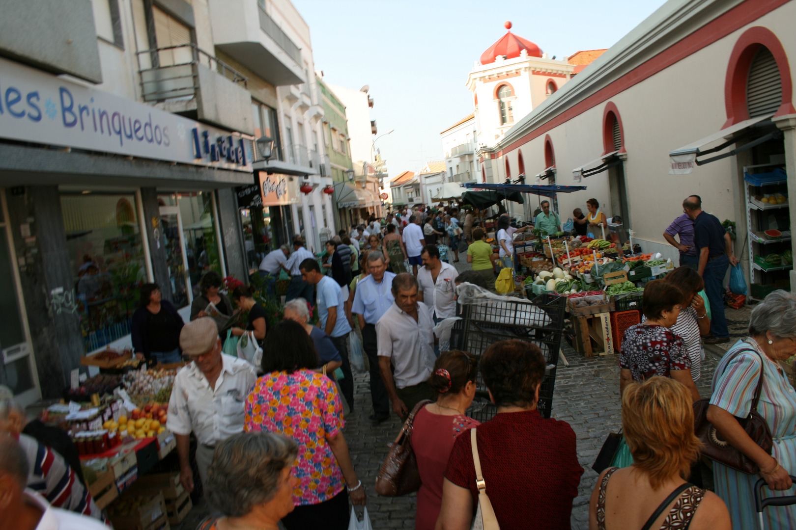 Das Markttreiben Portugals