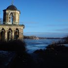 Das Marmorpalais im Hintergrund