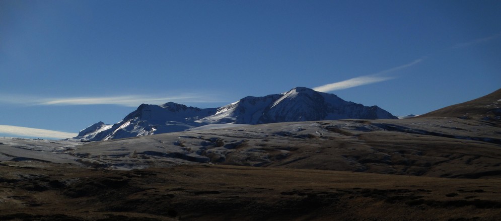 Das Massiv von Fischt und Astehn im ersten Schnee