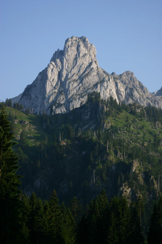 Das Matterhorn des Allgäus, der Geiselstein, am späten Abend