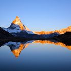 Das Matterhorn mit Spiegelung im Riffelsee