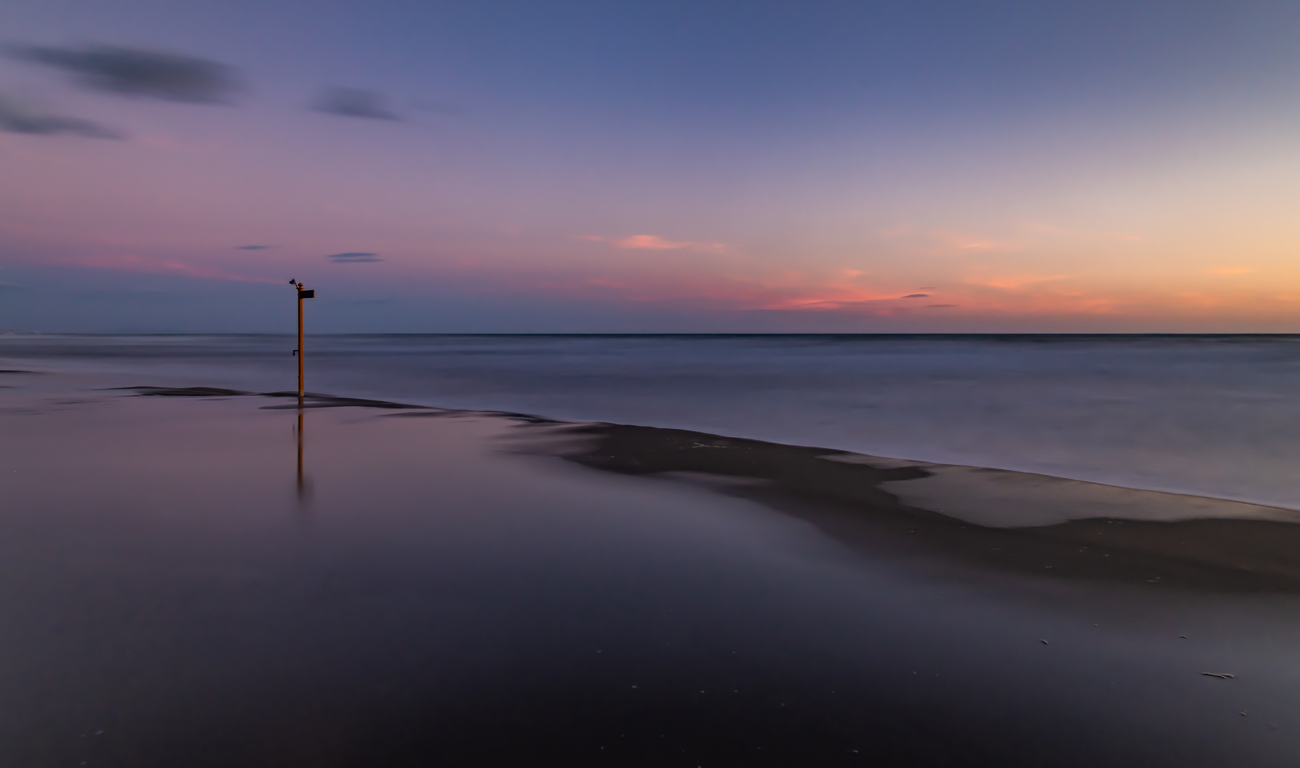 Das Meer erobert den Strand