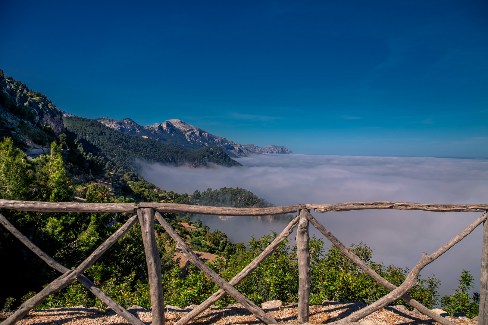 Das Meer im Morgennebel