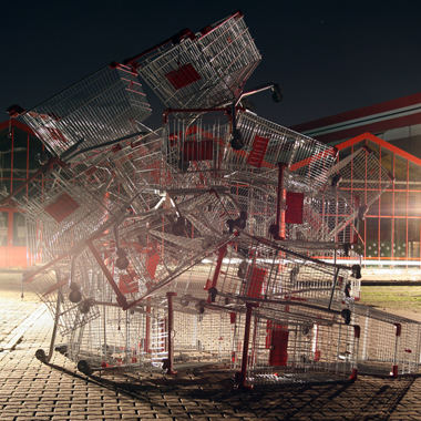 Das merkwürdige Paarungsverhalten geschlechtsreifer Großstadteinkaufswagen