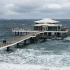 Das Mikado-Teehaus bei Sturmflut